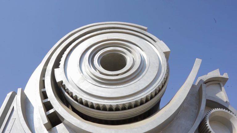 Liwa Roundabout sculpture